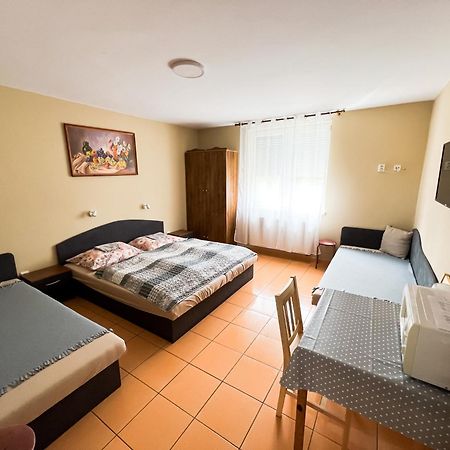 Apartman Taktik Veľký Meder Exterior foto