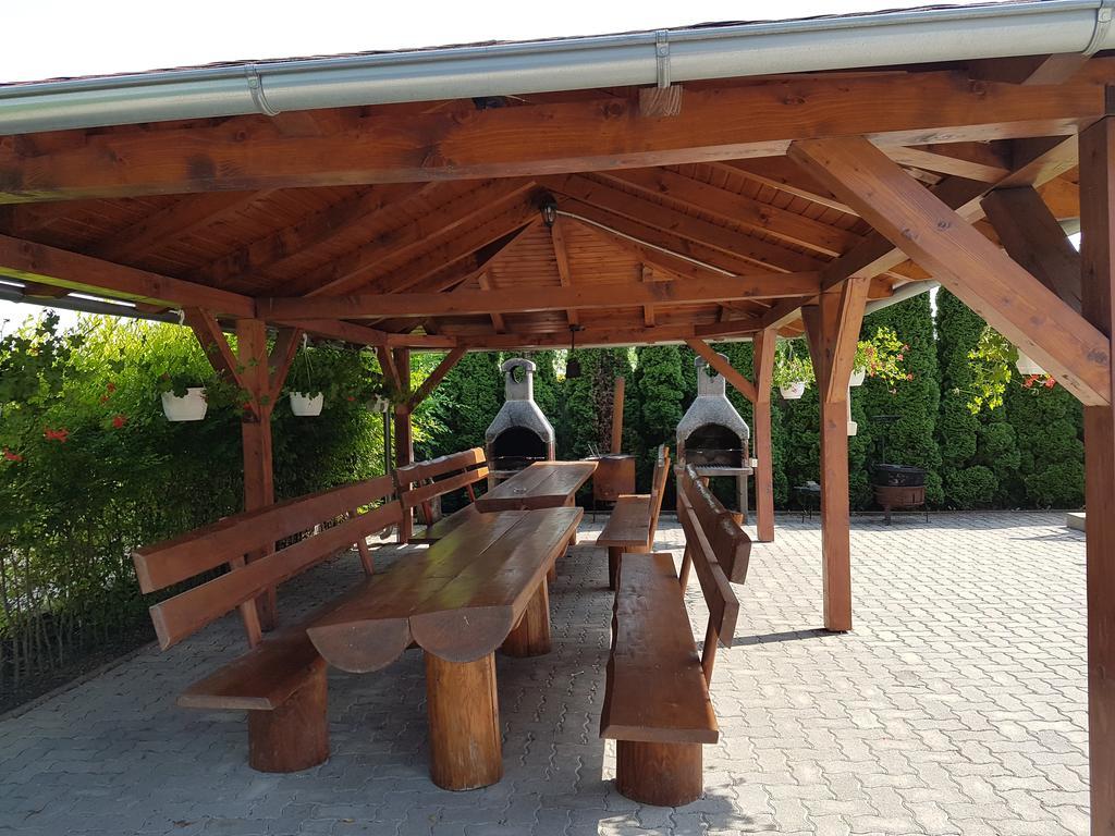 Apartman Taktik Veľký Meder Exterior foto